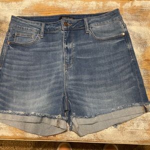 Judy Blue Mid Rise JB150038 Cuffed Hem Med Wash Stretch Sz 2xl Shorts